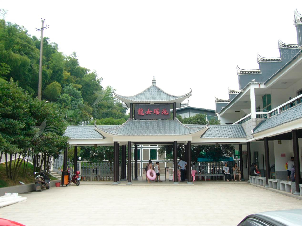 屋頂材料合成樹脂瓦和不銹鋼瓦哪個好？選擇很重要！